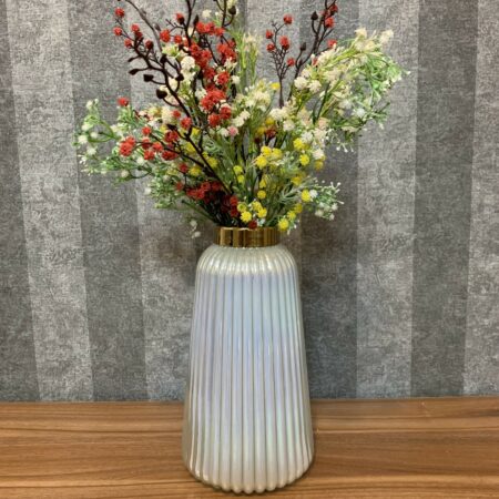 تزیین گلدان شیشه‌ای با انواع گل مصنوعی