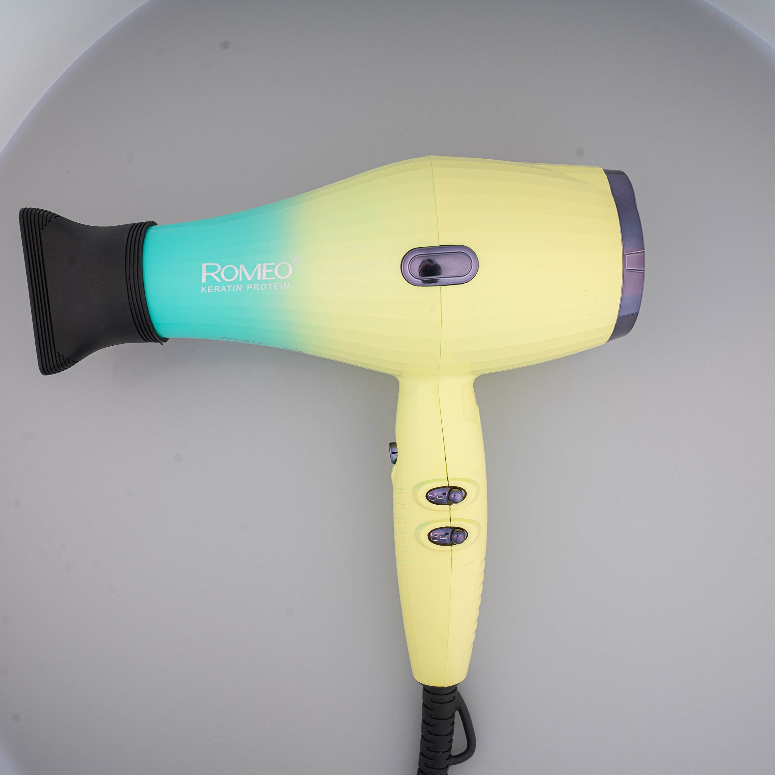 سشوار حرفه ای رومئو مدل RM-5151