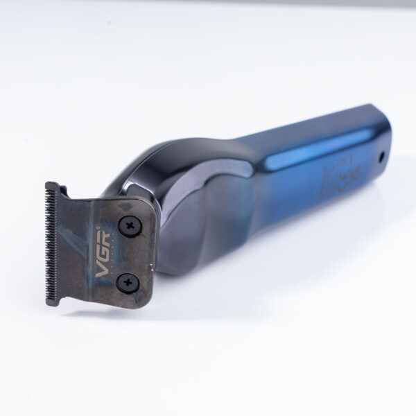 ماشین اصلاح موی سر و صورت وی جی ار مدل V-921، اصلاح به صورت خط زن و صفر زن، نمایش وضعیت باتری، منبع انرژی با باتری، تکنولوژی اصلاح به صورت تریمر، اندازه اصلاح 0.5 تا 1.2 میلی‌متر، مدت زمان شارژ 120 دقیقه و مدت زمان استفاده پس از شارژ 200 دقیقه