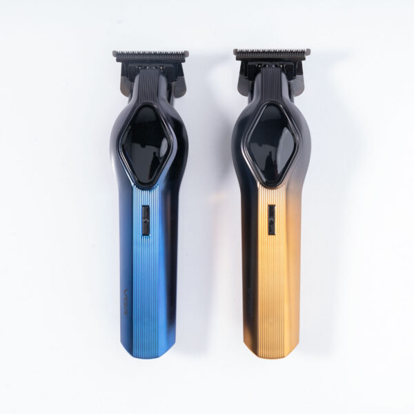 ماشین اصلاح موی سر و صورت وی جی ار مدل V-921، اصلاح به صورت خط زن و صفر زن، نمایش وضعیت باتری، منبع انرژی با باتری، تکنولوژی اصلاح به صورت تریمر، اندازه اصلاح 0.5 تا 1.2 میلی‌متر، مدت زمان شارژ 120 دقیقه و مدت زمان استفاده پس از شارژ 200 دقیقه