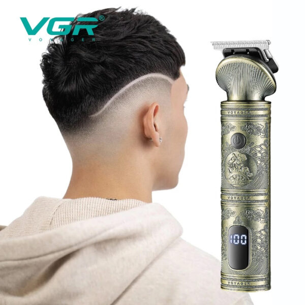 ماشین اصلاح موی سر و صورت وی جی ار مدل V-962، اصلاح به صورت صفر زن، قابلیت اصلاح با شماره صفر، منبع انرژی با باتری، تکنولوژی اصلاح به صورت تریمر، مدت زمان شارژ 90 دقیقه و مدت زمان استفاده پس از شارژ 200 دقیقه، به همراه برس تمیزکننده