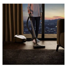 جاروبرقی 2200 وات  آ ا گ مدل  VX82-1-alr