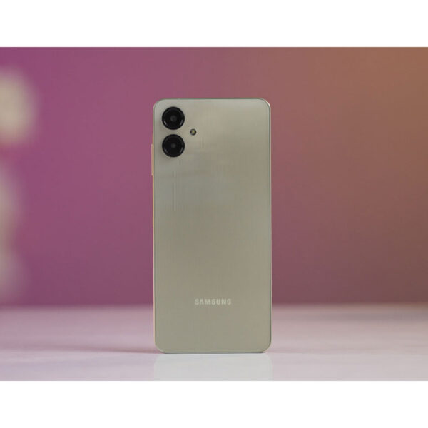 گوشی موبایل سامسونگ مدل Galaxy A06 دو سیم کارت ظرفیت 64 گیگابایت و رم 4 گیگابایت - به همراه شارژر 25 وات سامسونگ
