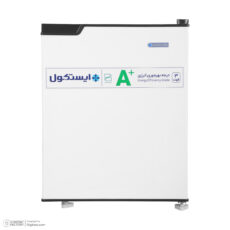 یخچال 3 فوت ایستکول مدل 2403، با ارتفاع 59، عمق 53 و پهنای 45 سانتی متر، میزان مصرف انرژی A+، دارای 2 طبقه، دارای سیستم دیفراست