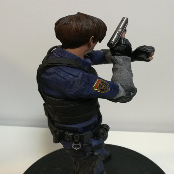 اکشن فیگور مدل Leon s. Kennedy