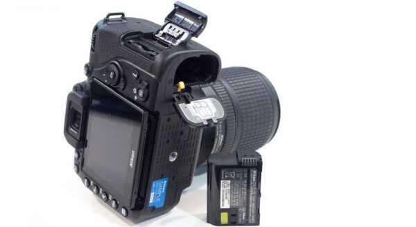 دوربین دیجیتال نیکون مدل D7500 به همراه لنز 18-140 میلی متر VR AF-S DX