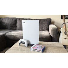 کنسول بازی سونی مدل PlayStation 5 ظرفیت 825 گیگابایت ریجن 1216A اروپا به همراه دسته اضافه و پایه شارژر