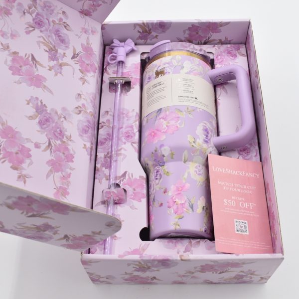 تراول ماگ استنلی مدل LoveShackFancy Holiday Quencher Limited edition گنجایش 1.18 لیتر
