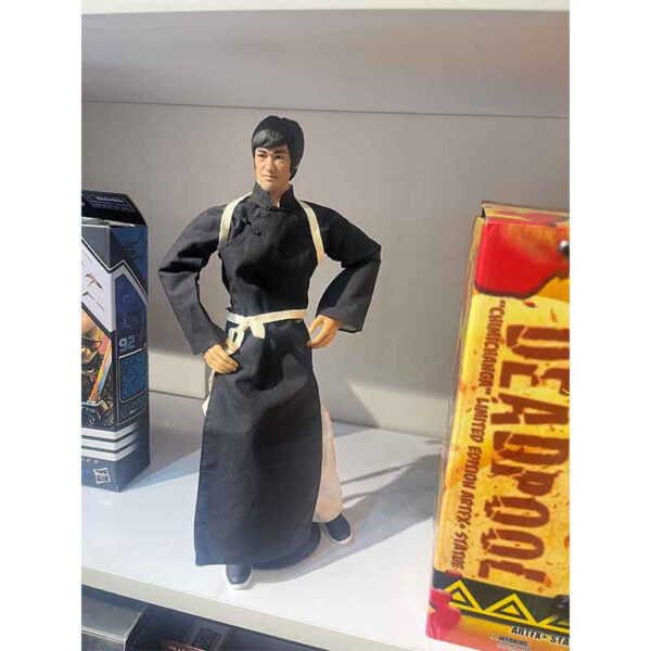 اکشن فیگور مدل بروس لی در معبد سری Bruce Lee