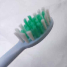 مسواک برقی مدل IPX7 به همراه سری یدک