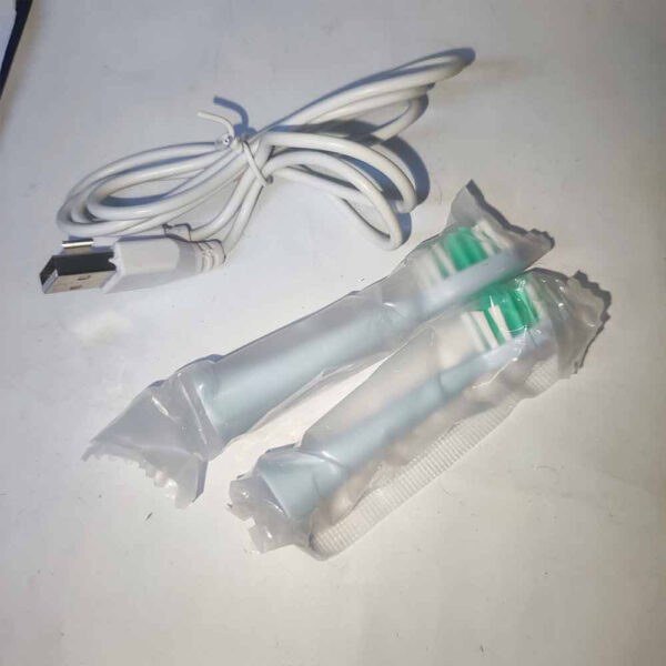 مسواک برقی مدل IPX7 به همراه سری یدک