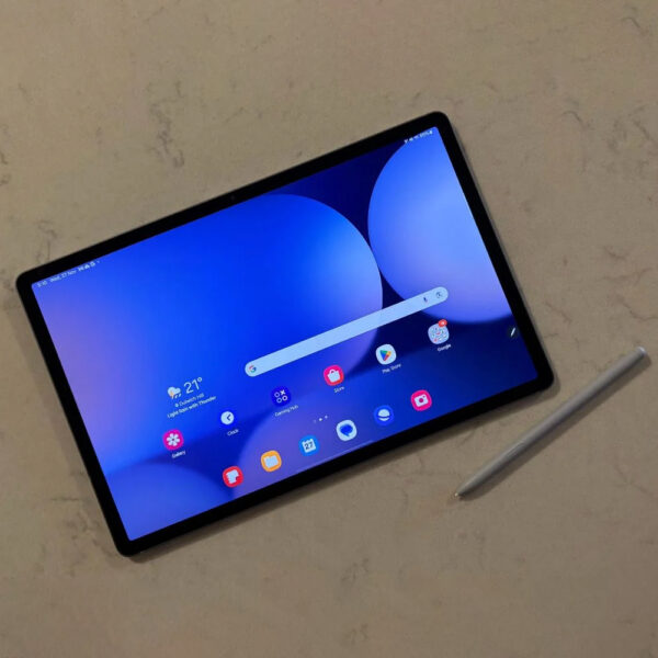 تبلت 12.4 اینچ سامسونگ مدل Galaxy Tab S10 Plus ظرفیت 256 گیگابایت و رم 12 گیگابایت به همراه کیبورد