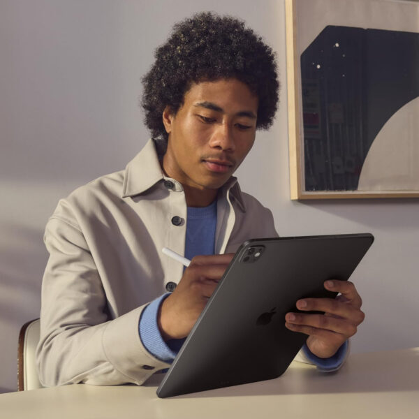 تبلت 13 اینچی اپل مدل iPad Pro 2024 M4 Wi-Fi Standard Glass ظرفیت 1 ترابایت و رم 16 گیگابایت