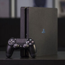 کنسول بازی سونی مدل Playstation 4 Slim ریجن 3 سری CUH-2218B ظرفیت 1 ترابایت به همراه کارت نصب 20 عدد بازی