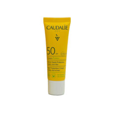 کرم ضد آفتاب بدون رنگ کدلی SPF 50 مدل Vinosun Protect 50 ‌مناسب انواع پوست‌ حجم 40 میلی‌لیتر