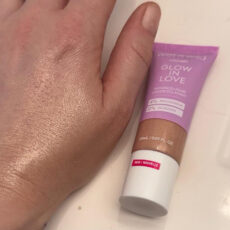 هایلایتر وت ان وایلد مدل Glow in love