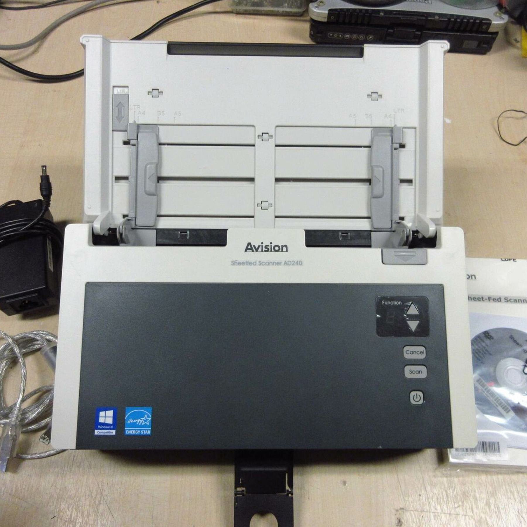 اسکنر حرفه ای اسناد ای ویژن مدل AD240