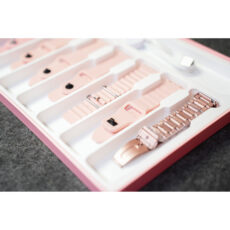 ساعت هوشمند دبلیو اِس مدل WS62 Mini دارای قابلیت های کنترل موسیقی، قابلیت مکالمه مستقیم، پشتیبانی از زبان فارسی در منو و سیستم‌عامل، قابلیت تغییر طرح ساعت یا تم , بند فلز