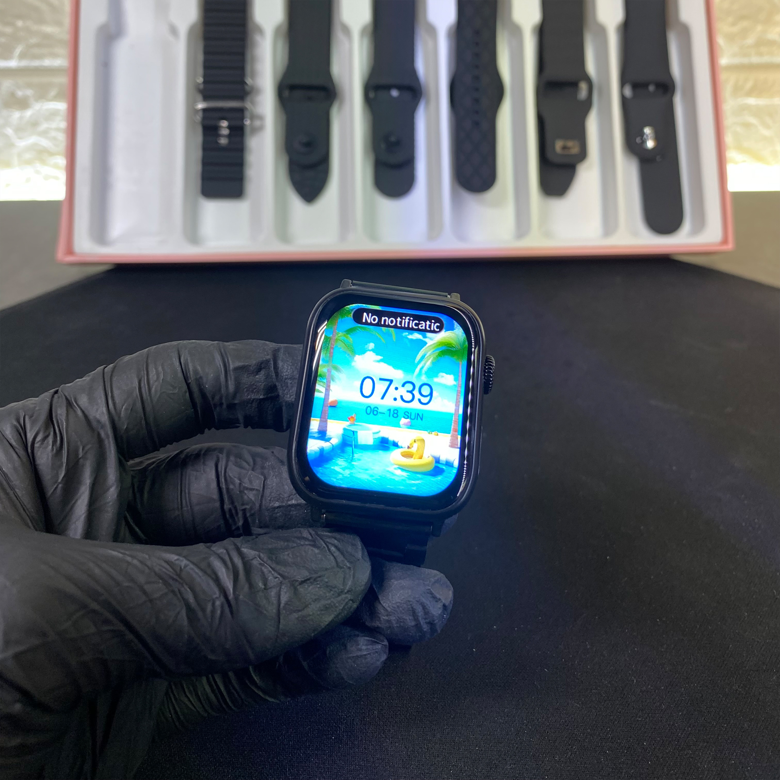 ساعت هوشمند دبلیو اِس مدل WS62 Mini دارای قابلیت های کنترل موسیقی، قابلیت مکالمه مستقیم، پشتیبانی از زبان فارسی در منو و سیستم‌عامل، قابلیت تغییر طرح ساعت یا تم , بند فلز