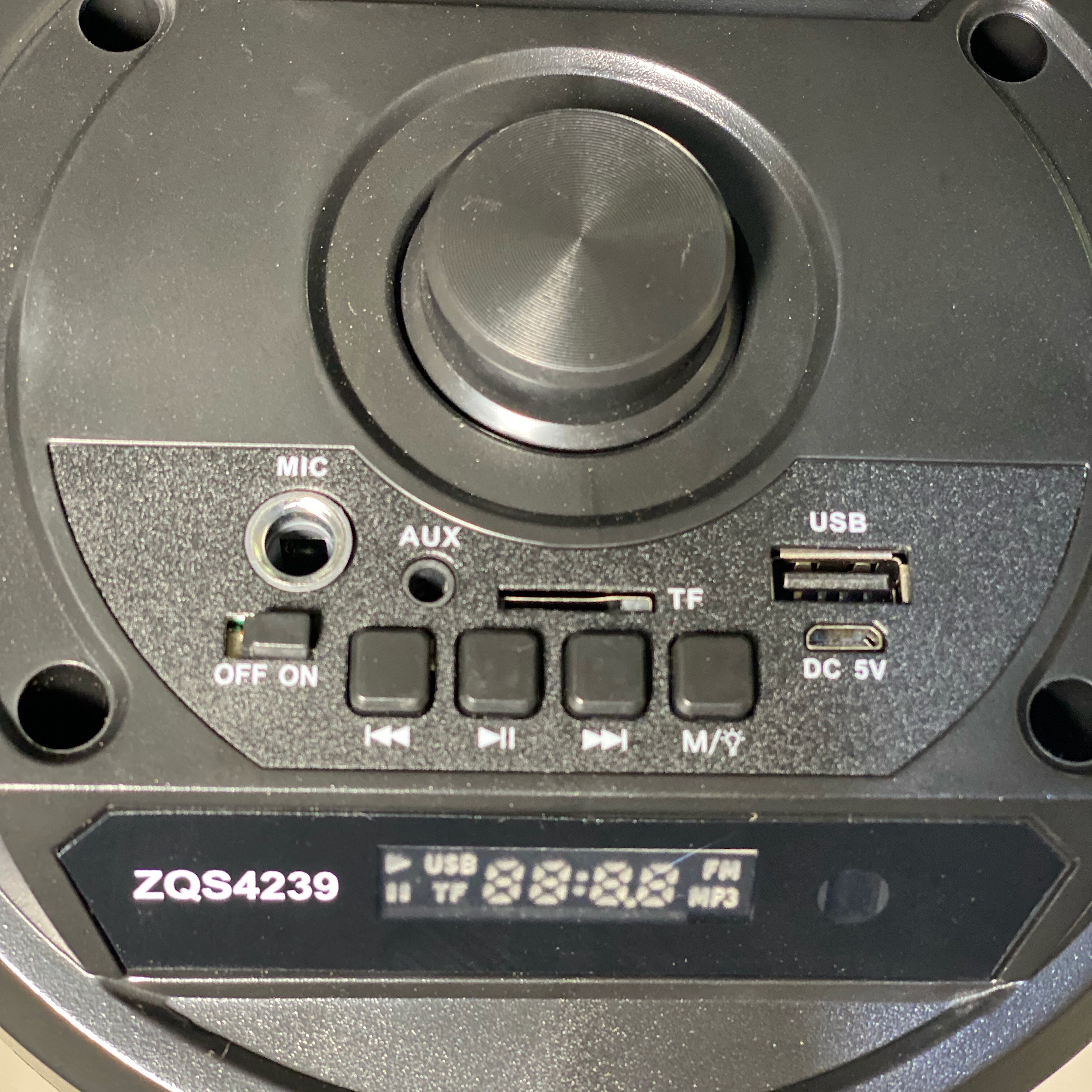 اسپیکر بلوتوثی قابل حمل مدل ZQS-4239