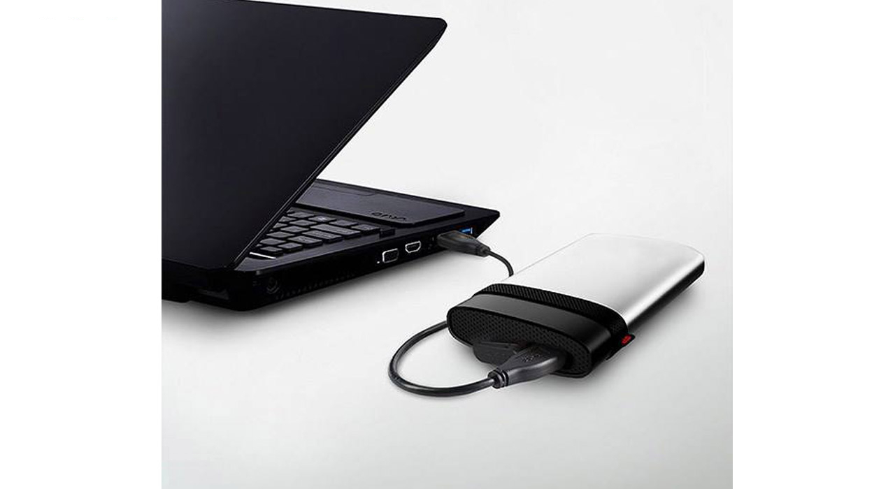 هارد اکسترنال سیلیکون پاور مدل Armor A85 ظرفیت دو ترابایت دارای رابط USB Type-A 3.2