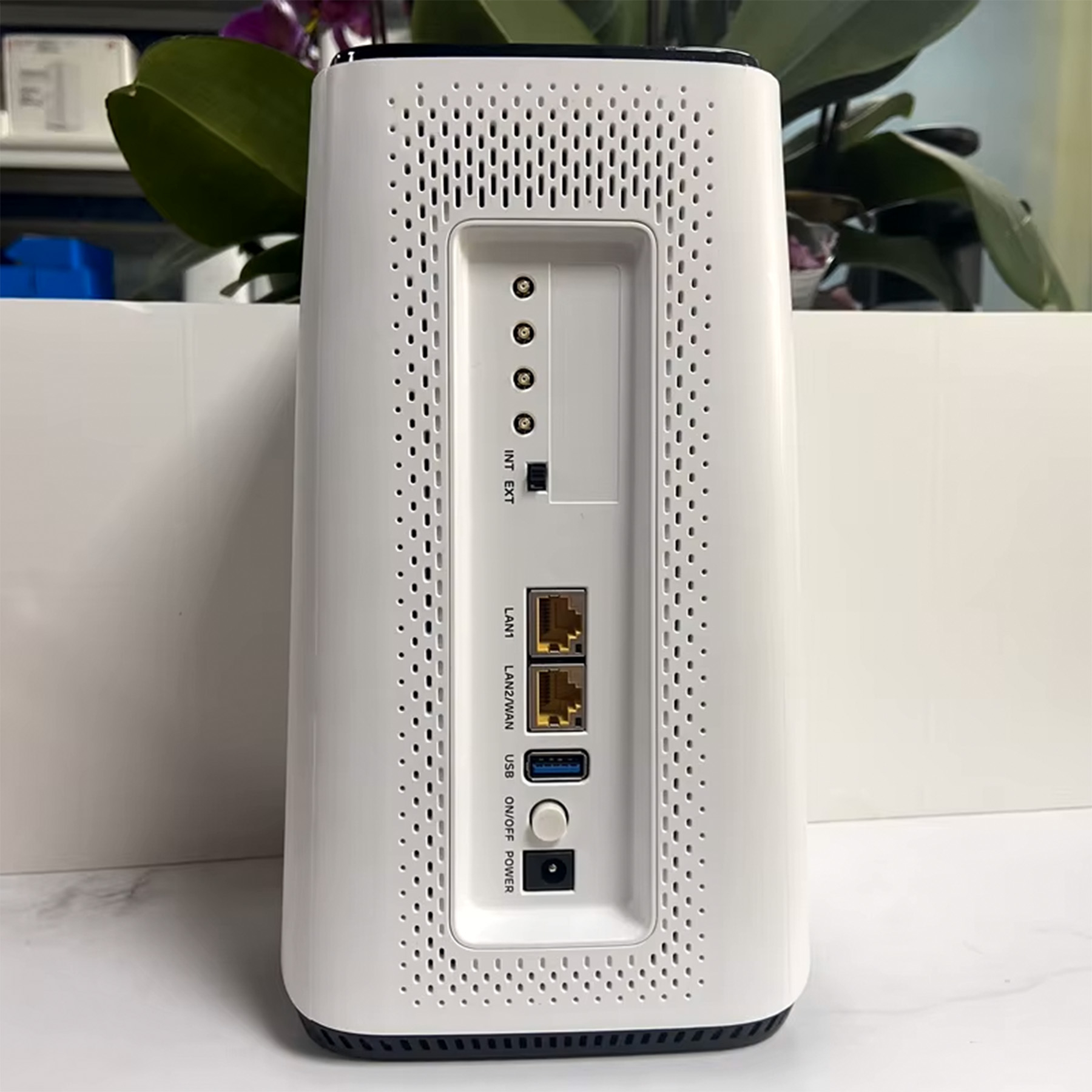 مودم 5G/TD-LTE ای ای مدل 5GEE ROUTER  به همراه سیم کارت و 2000گیگ اینترنت یکساله