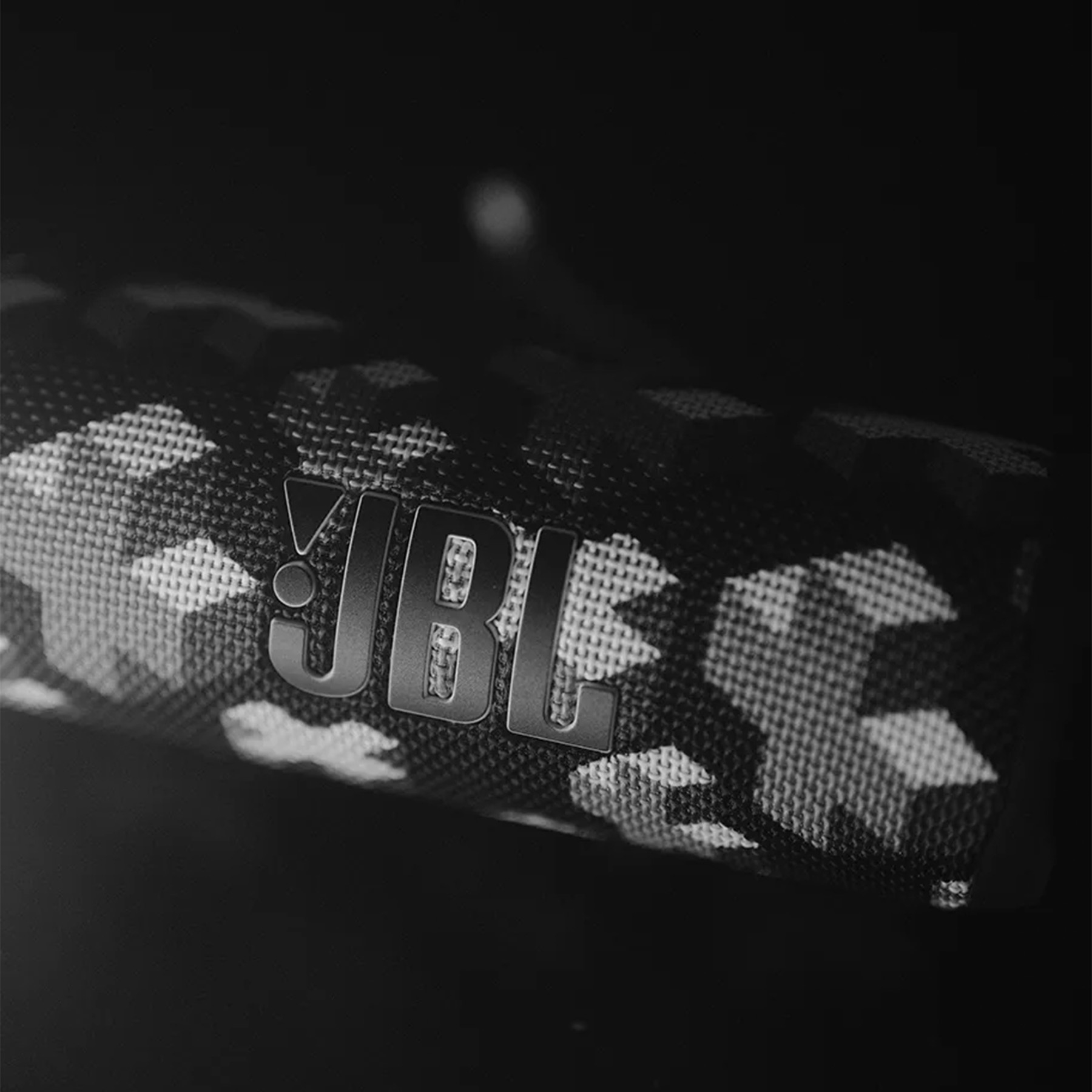 اسپیکر بلوتوثی قابل حمل جی بی ال مدل Flip 6 Martin Garrix Edition