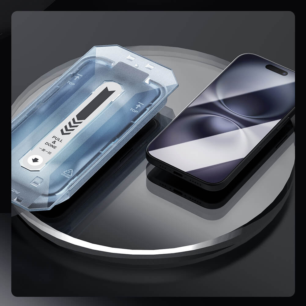 محافظ صفحه نمایش نیلکین مدل CP Plus Pro مناسب برای گوشی موبایل  اپل iPhone 16 به همراه کیت نصب