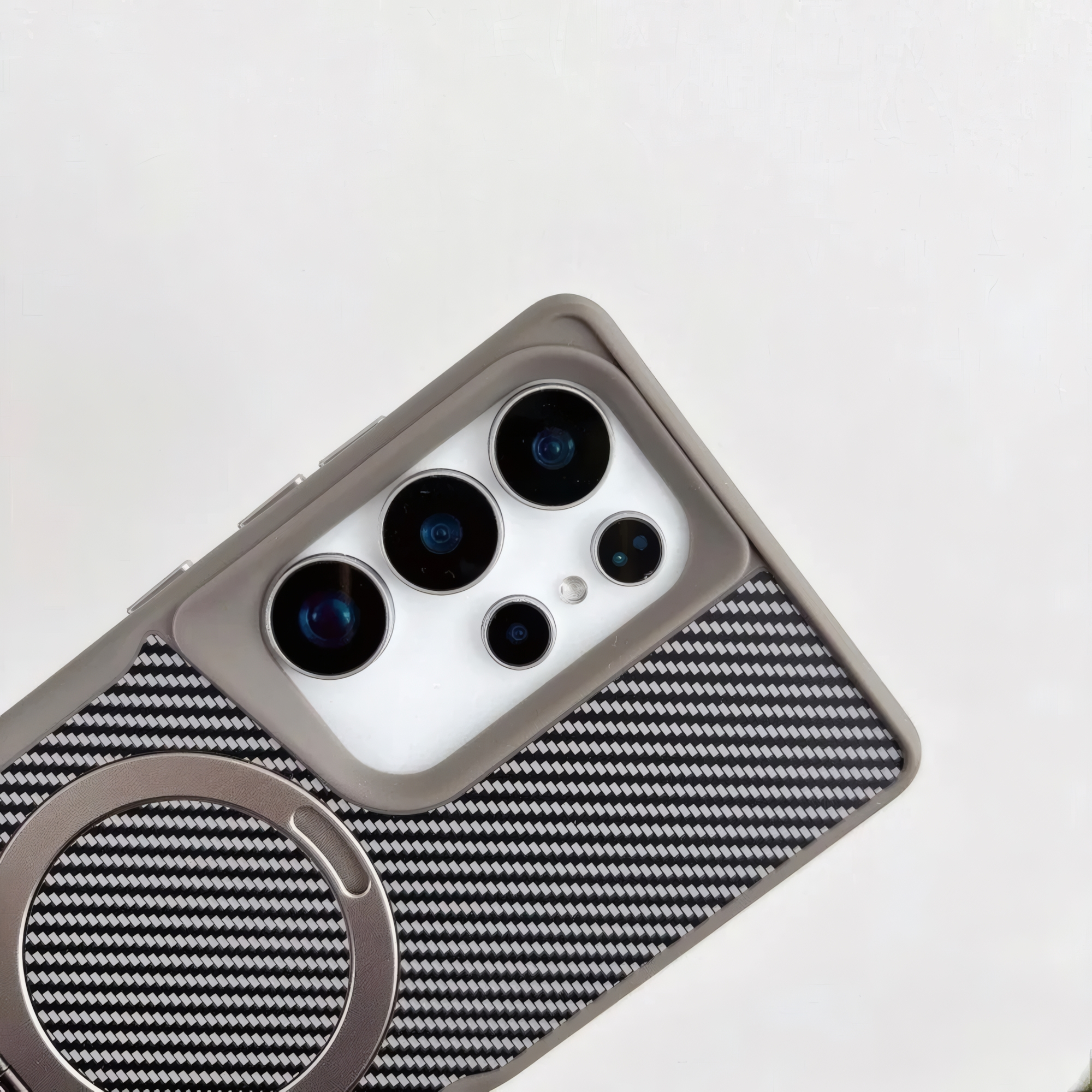 کاور مدل AeroCarbon مناسب برای گوشی موبایل سامسونگ Galaxy S24 Ultra