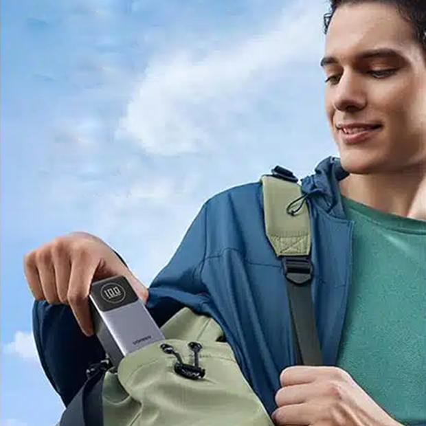 پاور بانک یوگرین سری نکسود مدل PB724 کد 35526 ظرفیت 12000 میلی آمپر ساعت