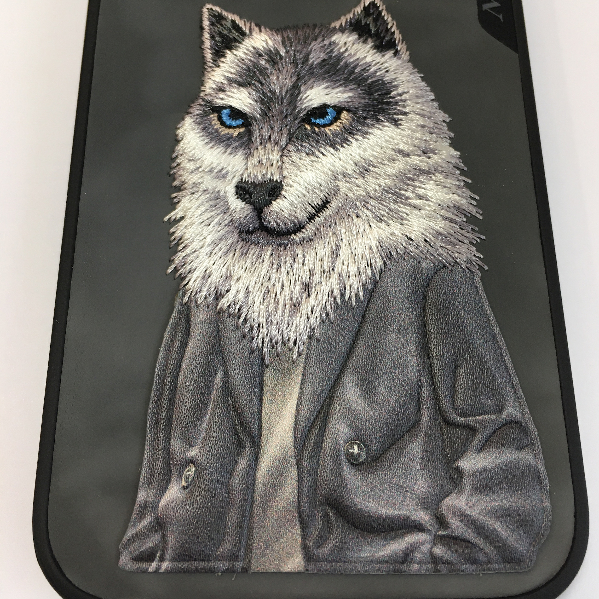 کاور نیمی مدل Gray WOLF مناسب برای گوشی موبایل اپل iphone 13