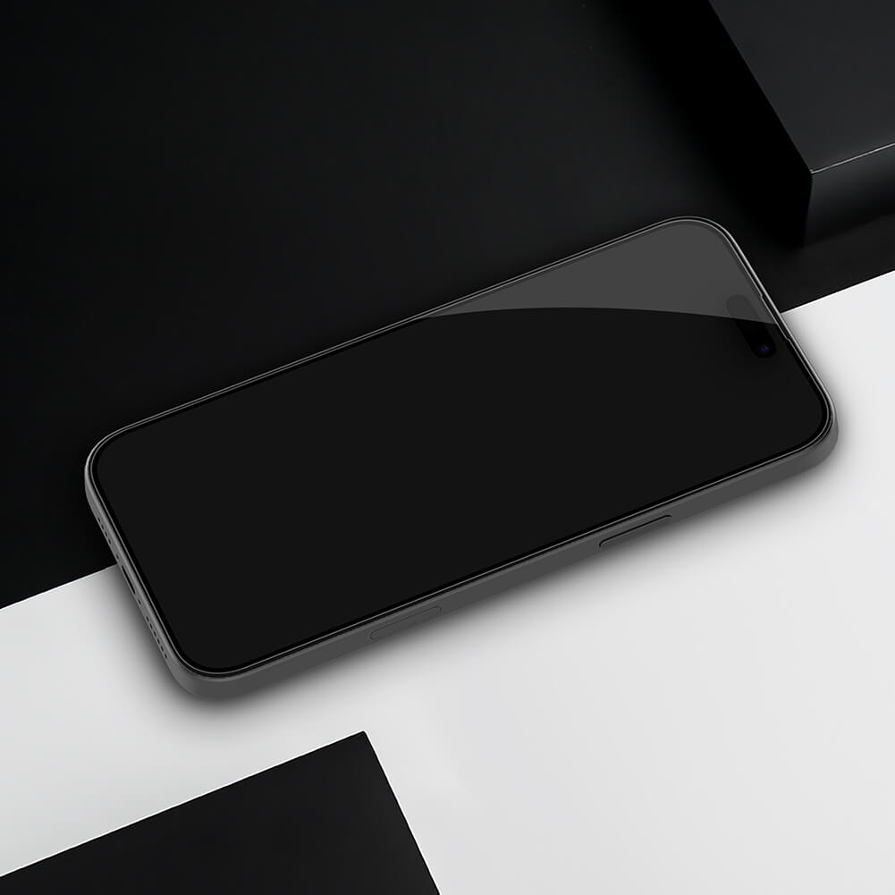 محافظ صفحه نمایش نیلکین مدل CP Plus Max مناسب برای گوشی موبایل اپل iPhone 16/15/14 Pro
