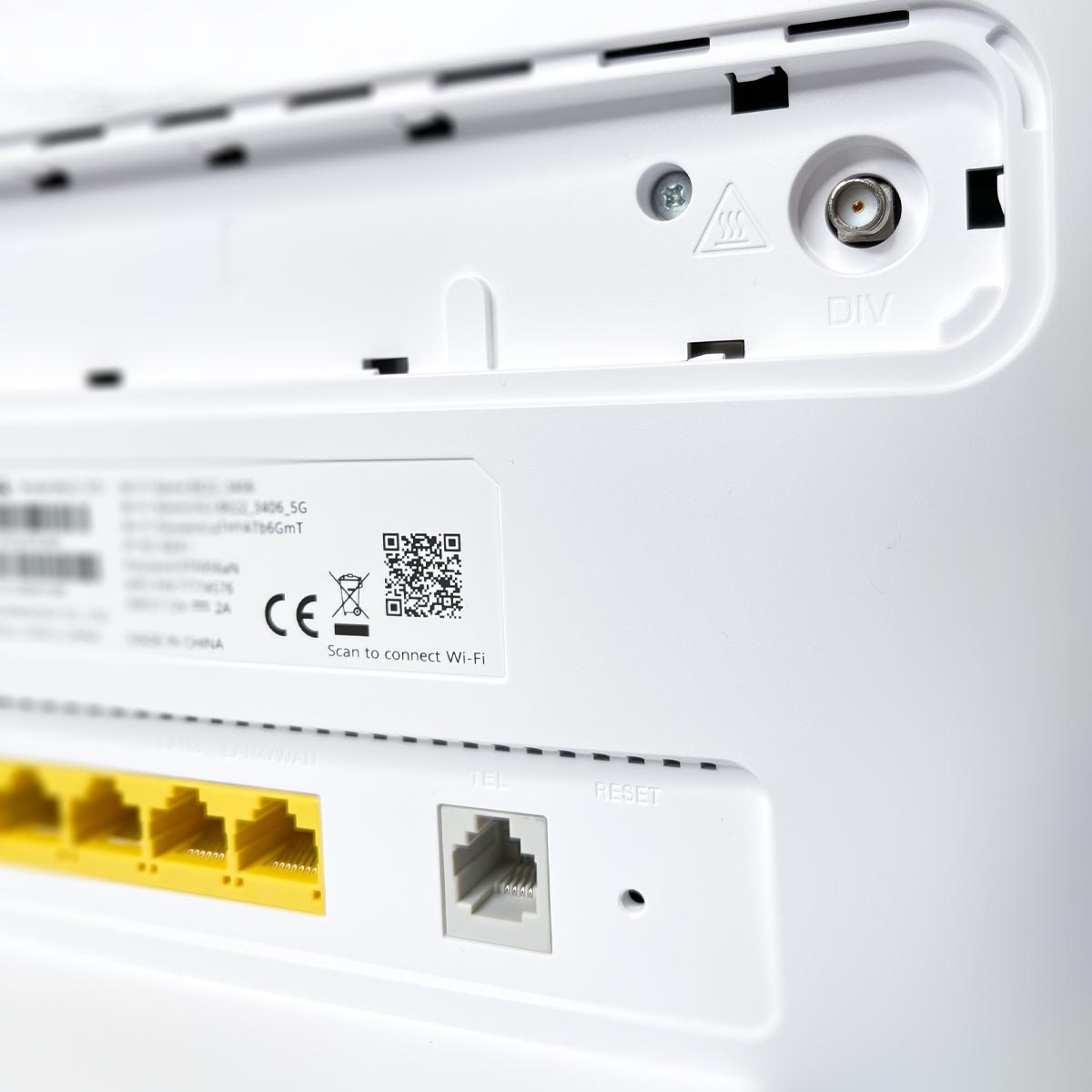 مودم 4G/TD-LTE هوآوی مدل B622 به همراه 2 عدد آنتن خارجی