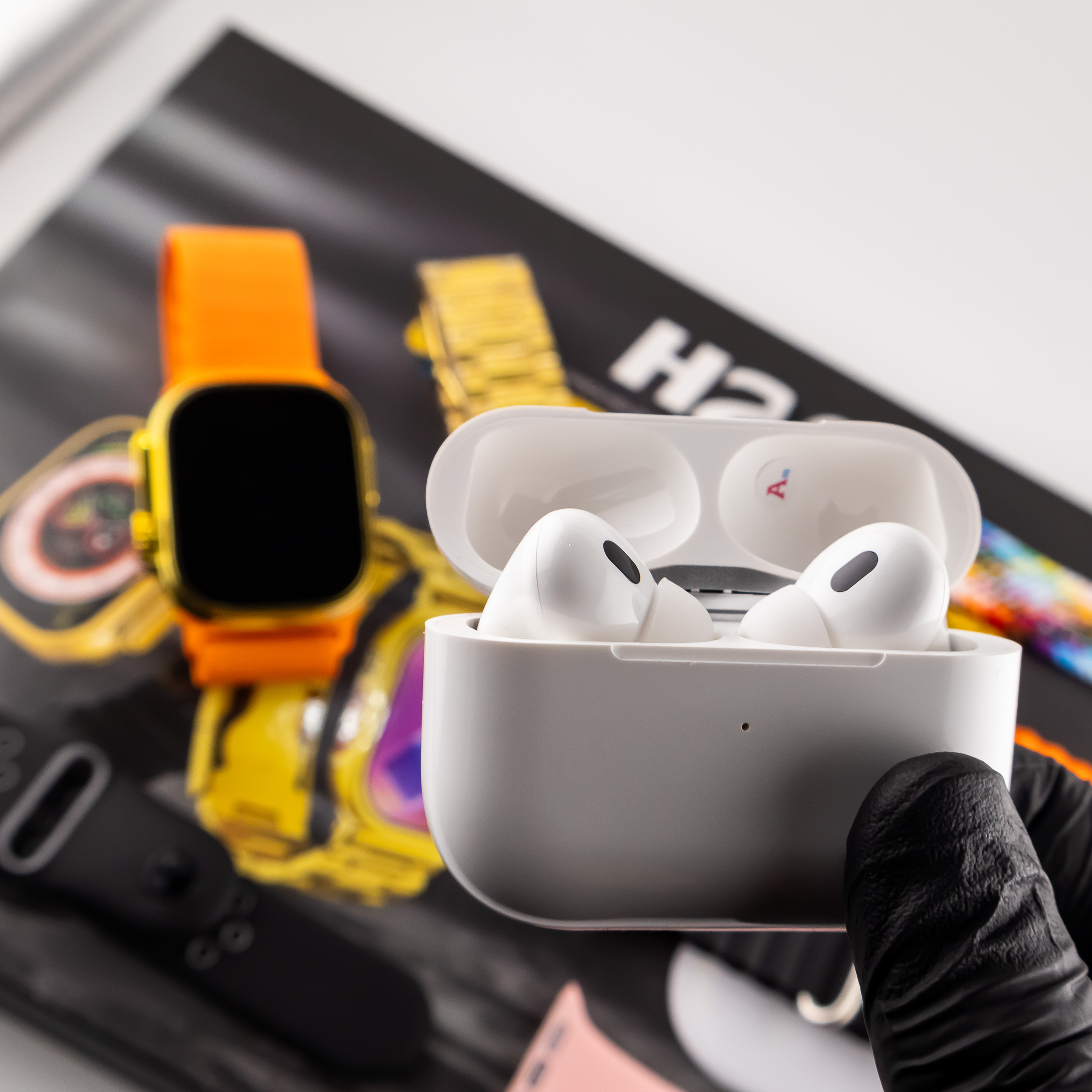 ساعت هوشمند مدل H20 ULTRA 49mm دارای صفحه نمایش رنگی و لمسی، کنترل موسیقی (Music Player)، کنترل سطح اکسیژن خون، قابلیت مکالمه از طریق بلوتوث بند استیل به همراه هندزفری