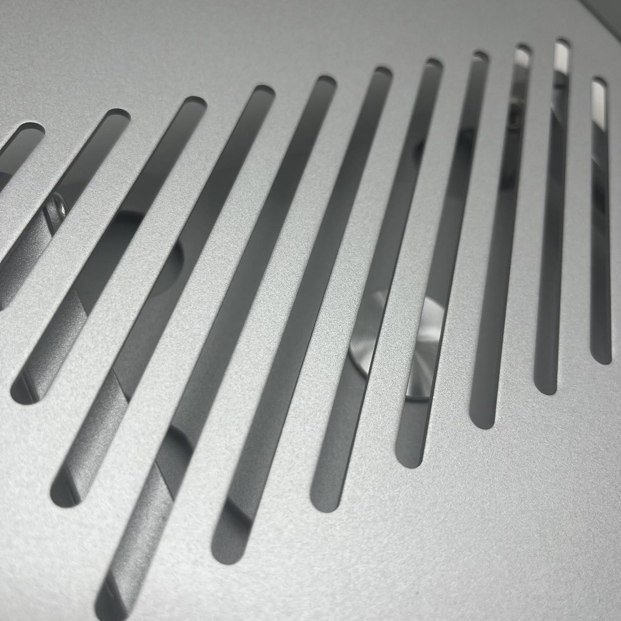 پایه نگهدارنده لپ تاپ مدل تاشو کد J25-360RO