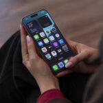 گوشی موبایل اپل مدل iPhone 16 Pro Max ZAA دو سیم کارت ظرفیت 256 گیگابایت و رم 8 گیگابایت - به همراه شارژر 20 وات اپل