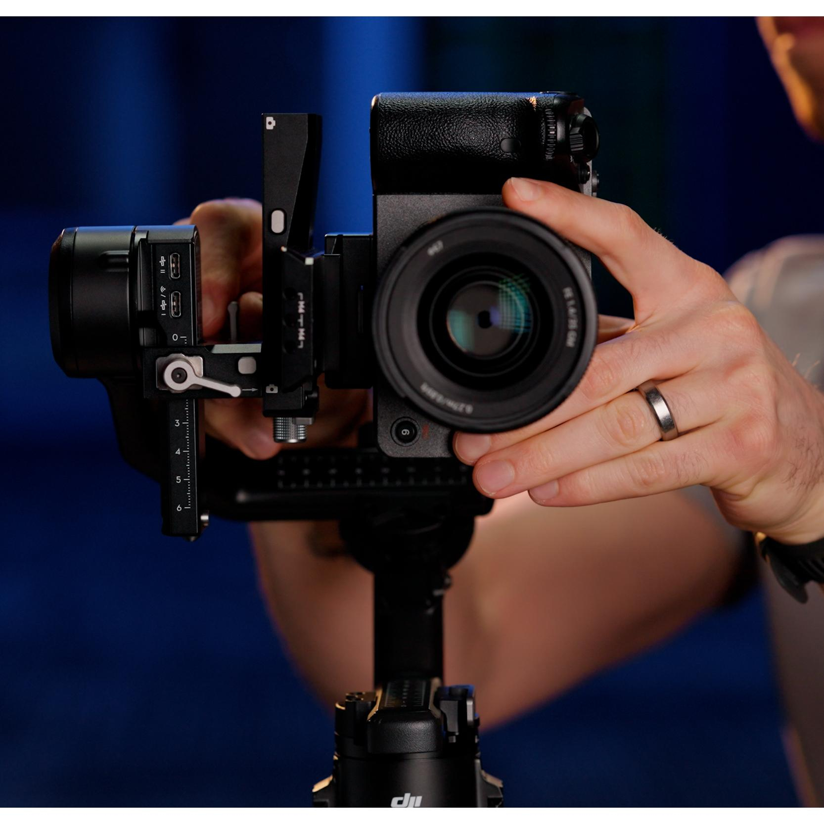 گیمبال دی جی آی مدل DJI RS4 COMBO