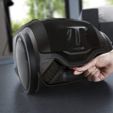 جاروبرقی 750 وات آ ا گ مدل VX9-4-OKO