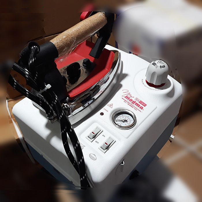 اتو بخار مخزن دار مگما مدل 1035