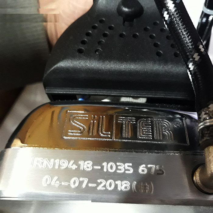 اتو بخار مخزن دار مگما مدل 1035