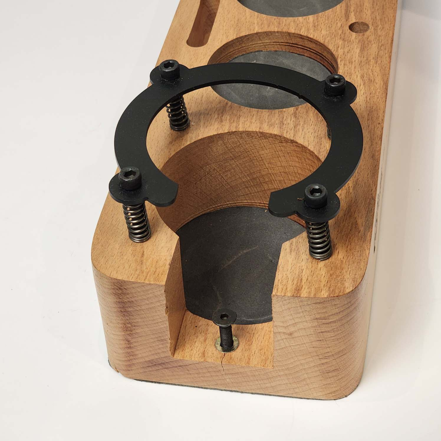 استند نگهدارنده پرتافیلتر اسپیس مدل چوبی کد 51