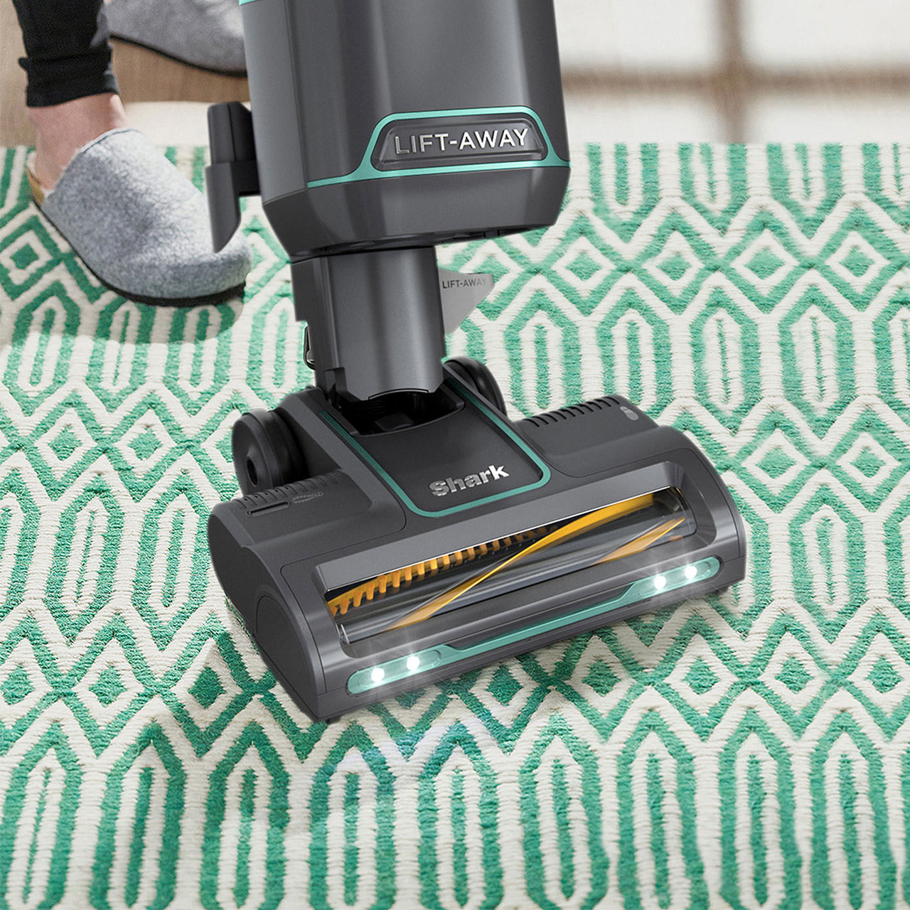 جاروبرقی شارک مدل NZ690UK