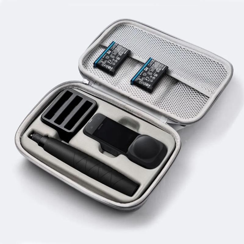 دوربین فیلم برداری ورزشی اینستا 360 مدل X4 به همراه لوازم جانبی