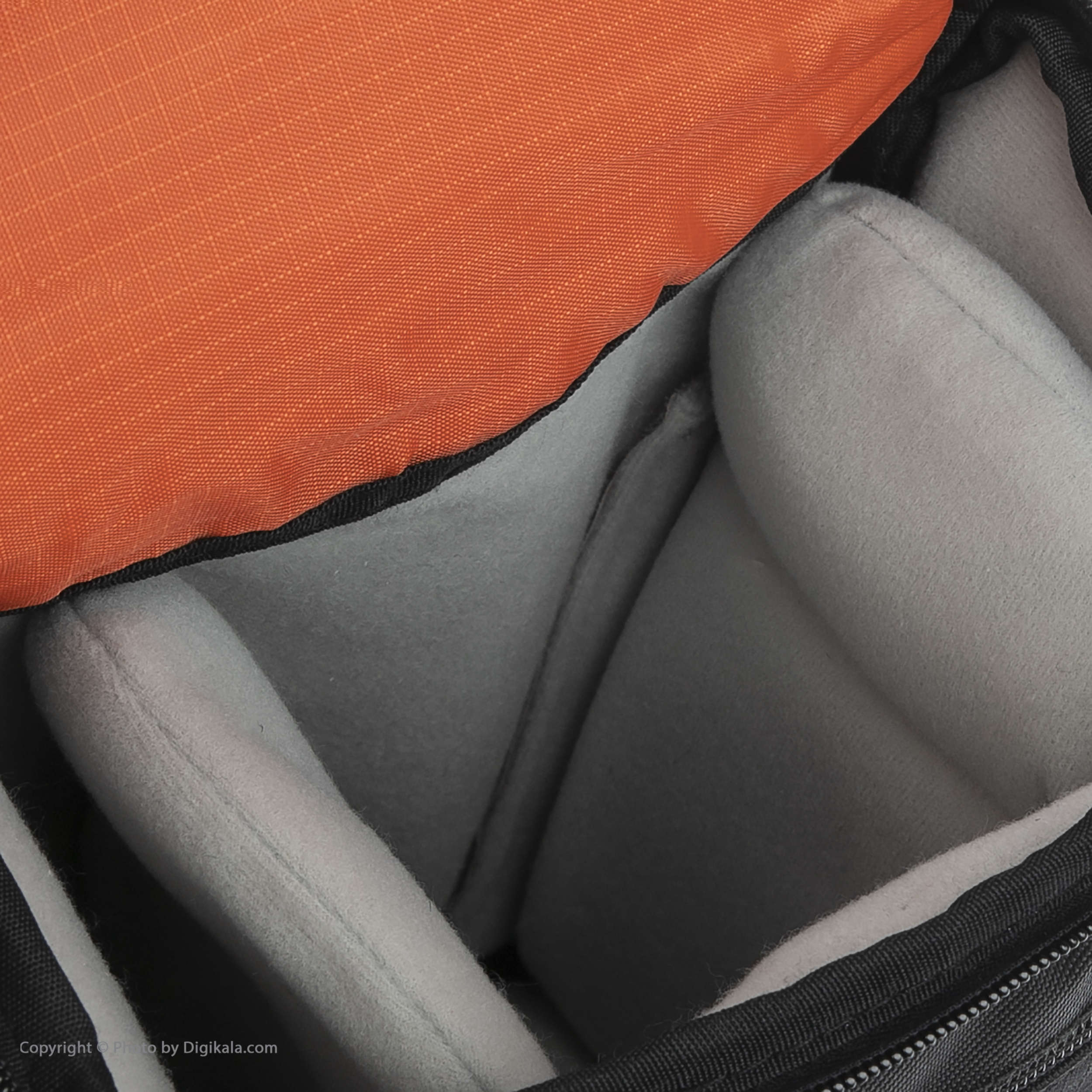 دوربین دیجیتال کانن مدل EOS 2000D به همراه لنز 18-55 میلی متر DC III