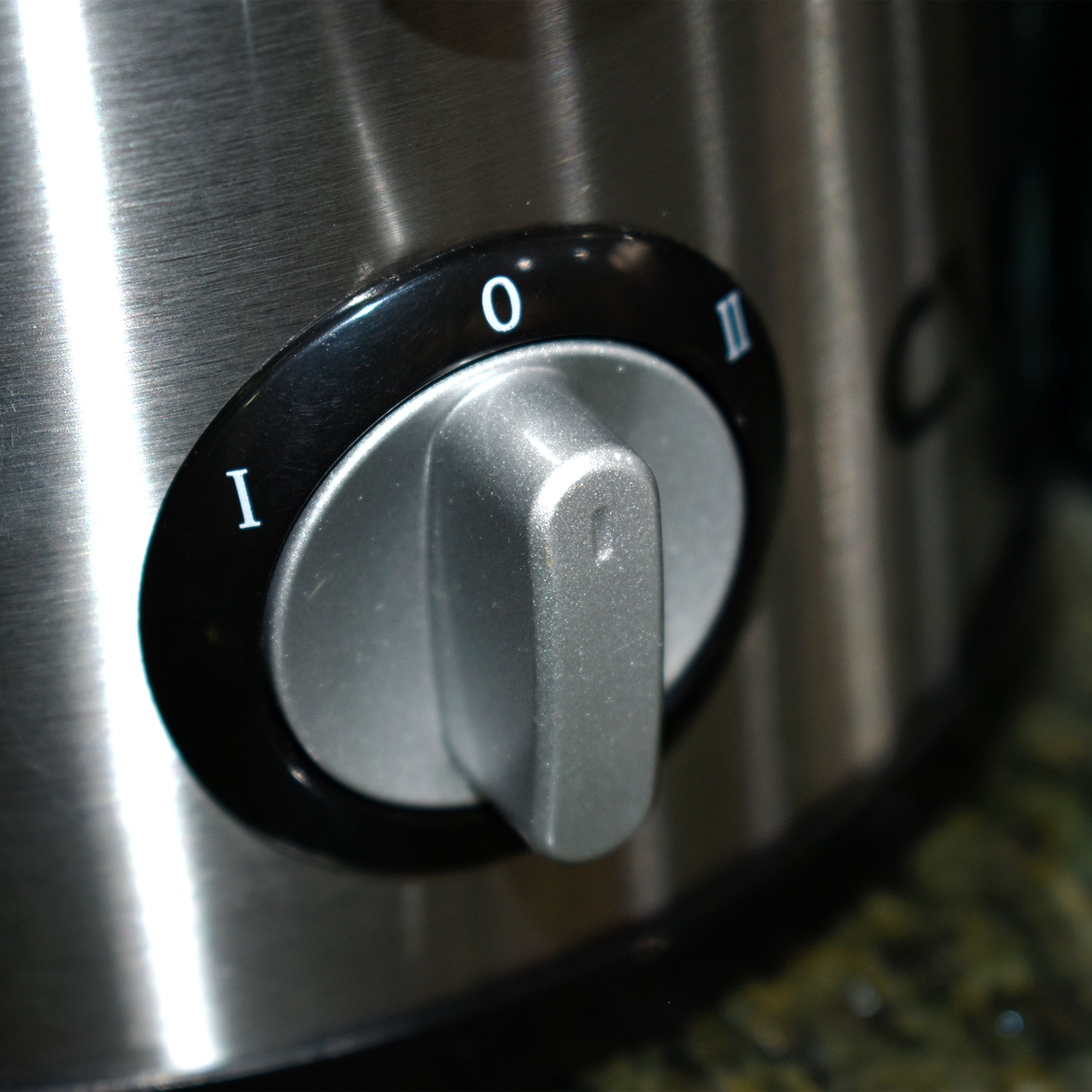 آبمیوه گیری سی وی اس مدل DN - 2224