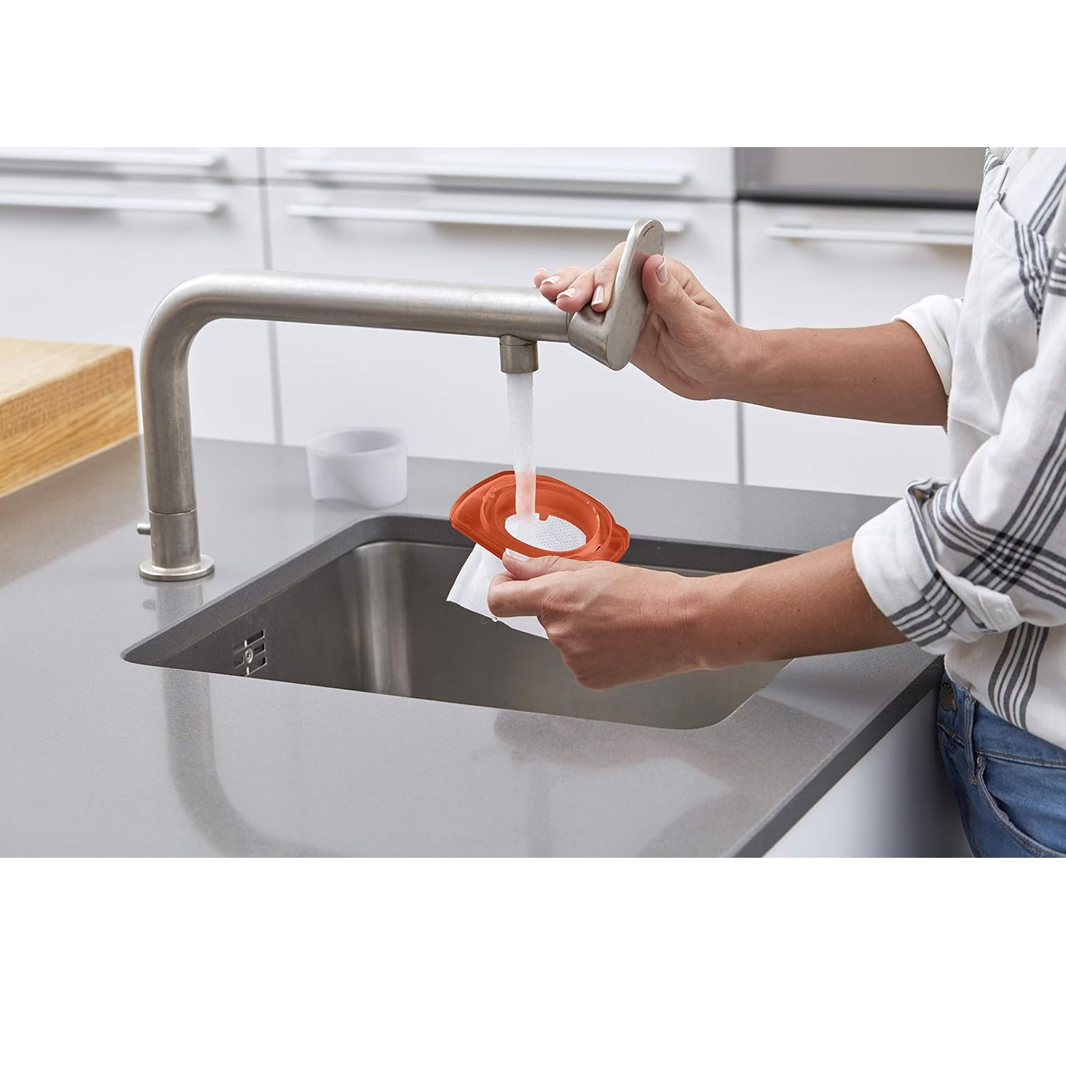 جارو شارژی دستی بلک اند دکر مدل DVB315JP