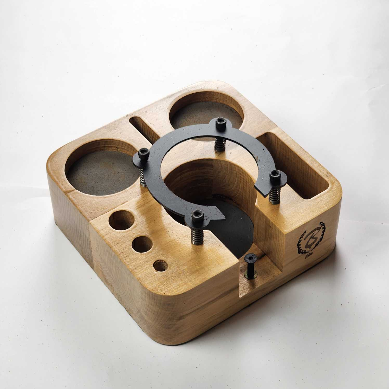 استند پرتافیتلر باریستا اسپیس مدل چوبی کد 51