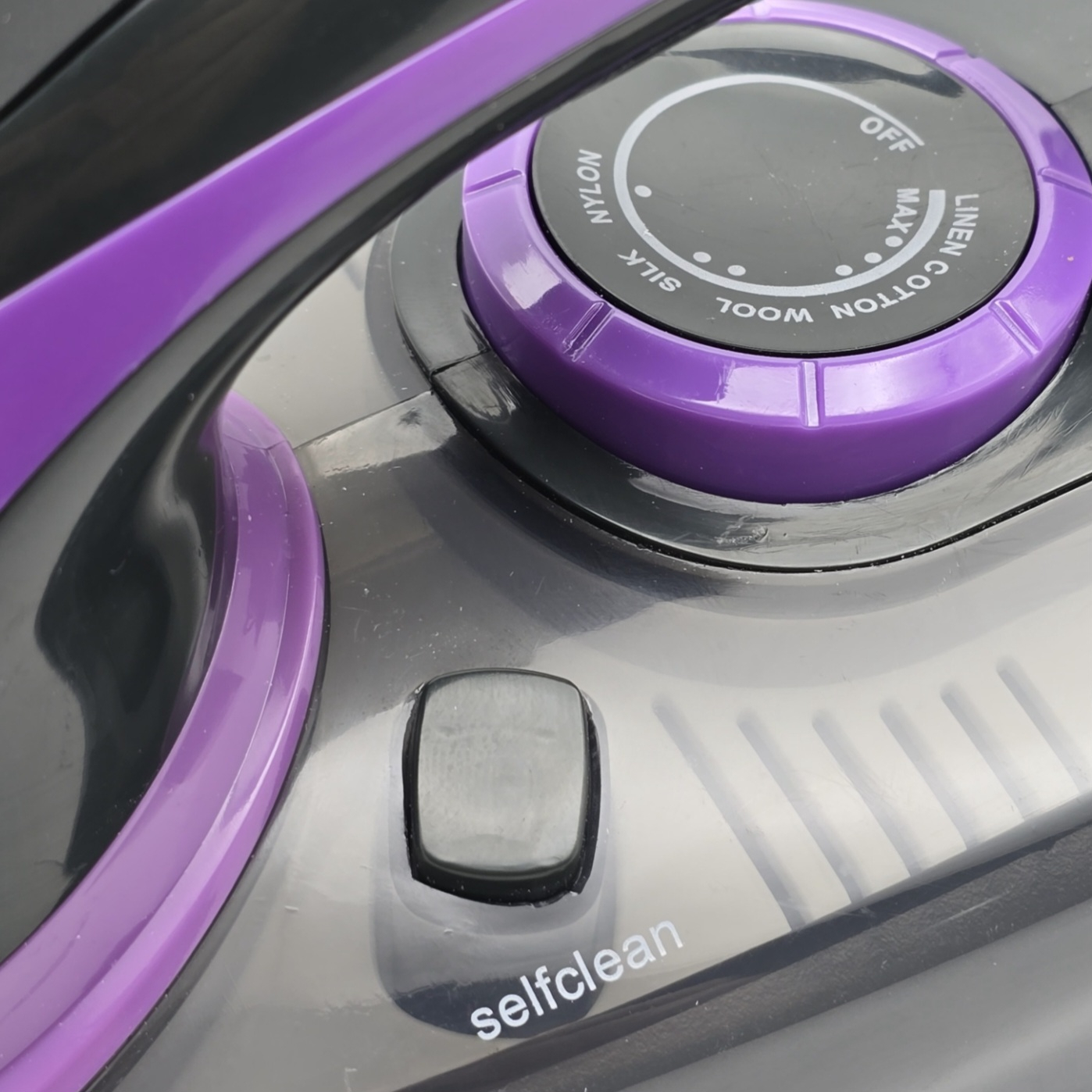 اتو بخار سوکانی مدل SK-11016