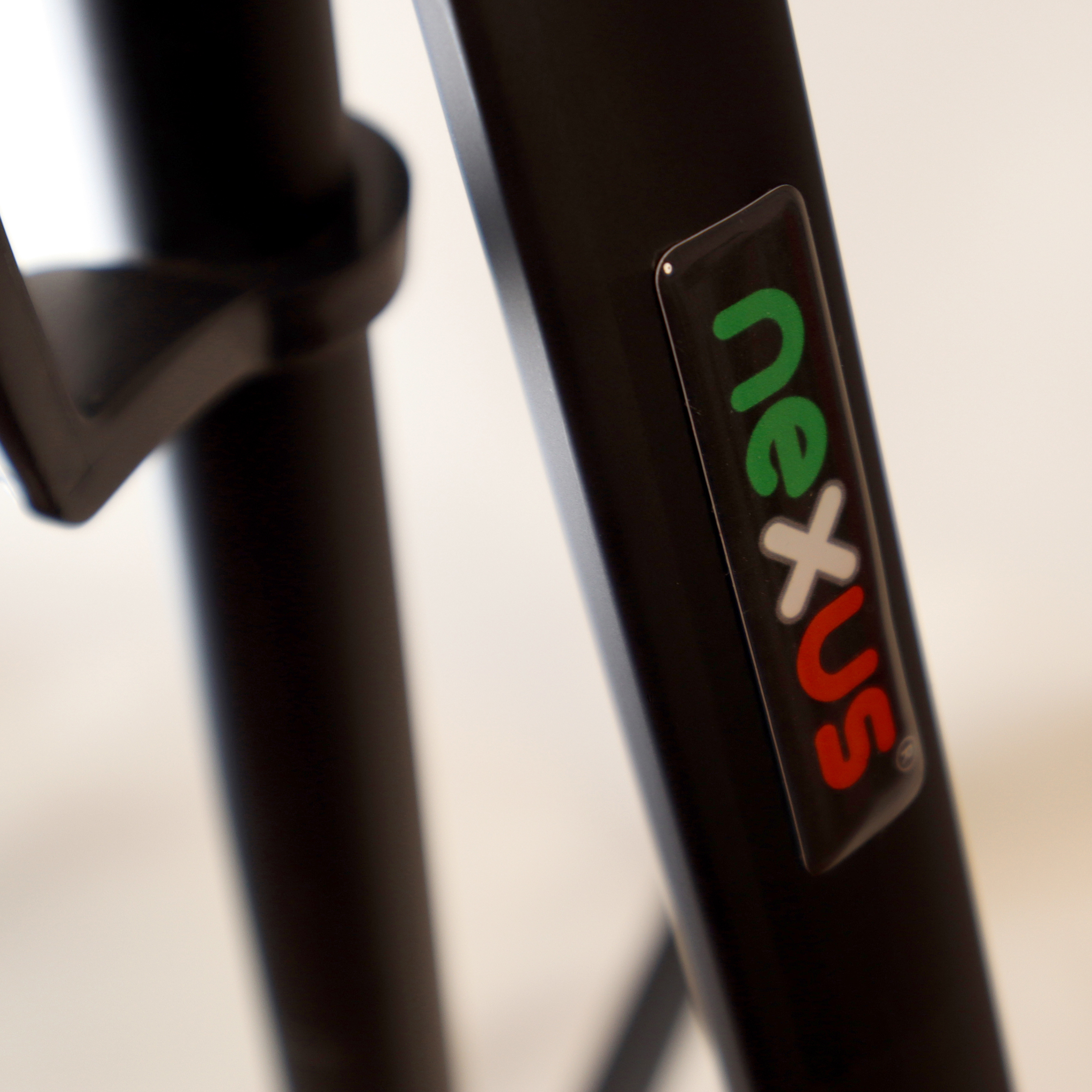 رینگ لایت نکسوس مدل HS200WH-G