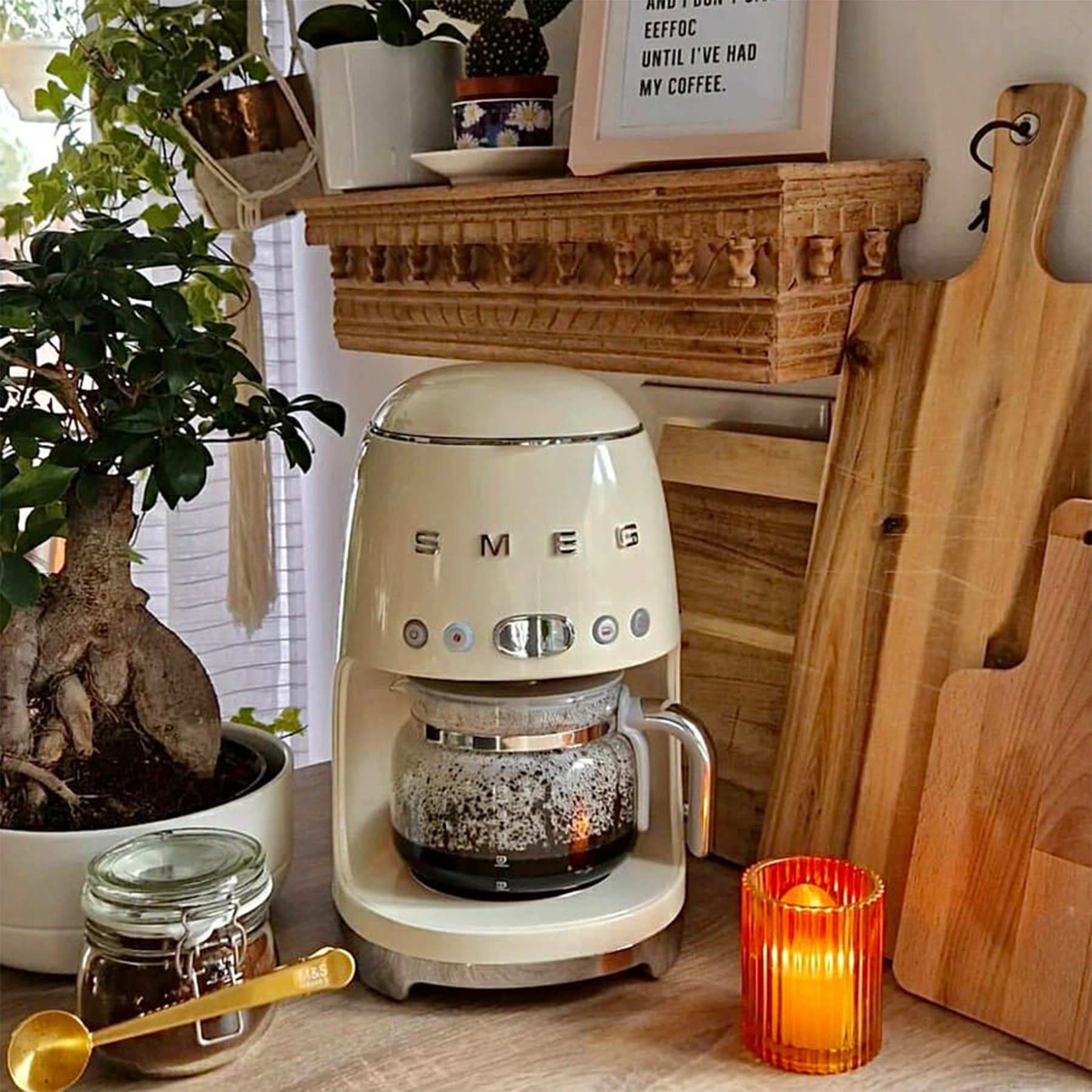 قهوه ساز اسمگ مدل DCF02CREU